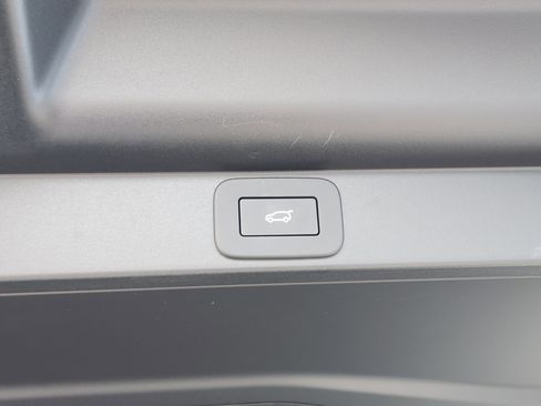 New 2025 Land Rover Range Rover SE image 34