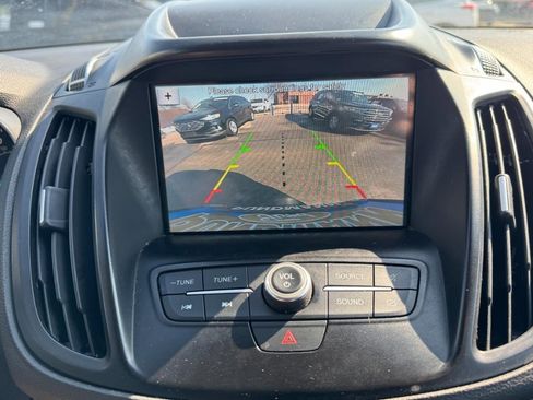 Used 2019 Ford Escape SE image 20
