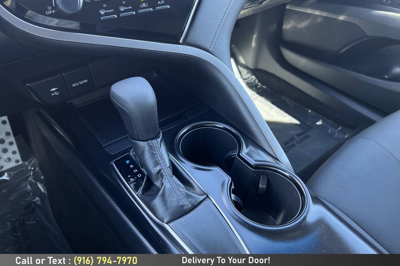 Used 2018 Toyota Camry LE FWD image 19