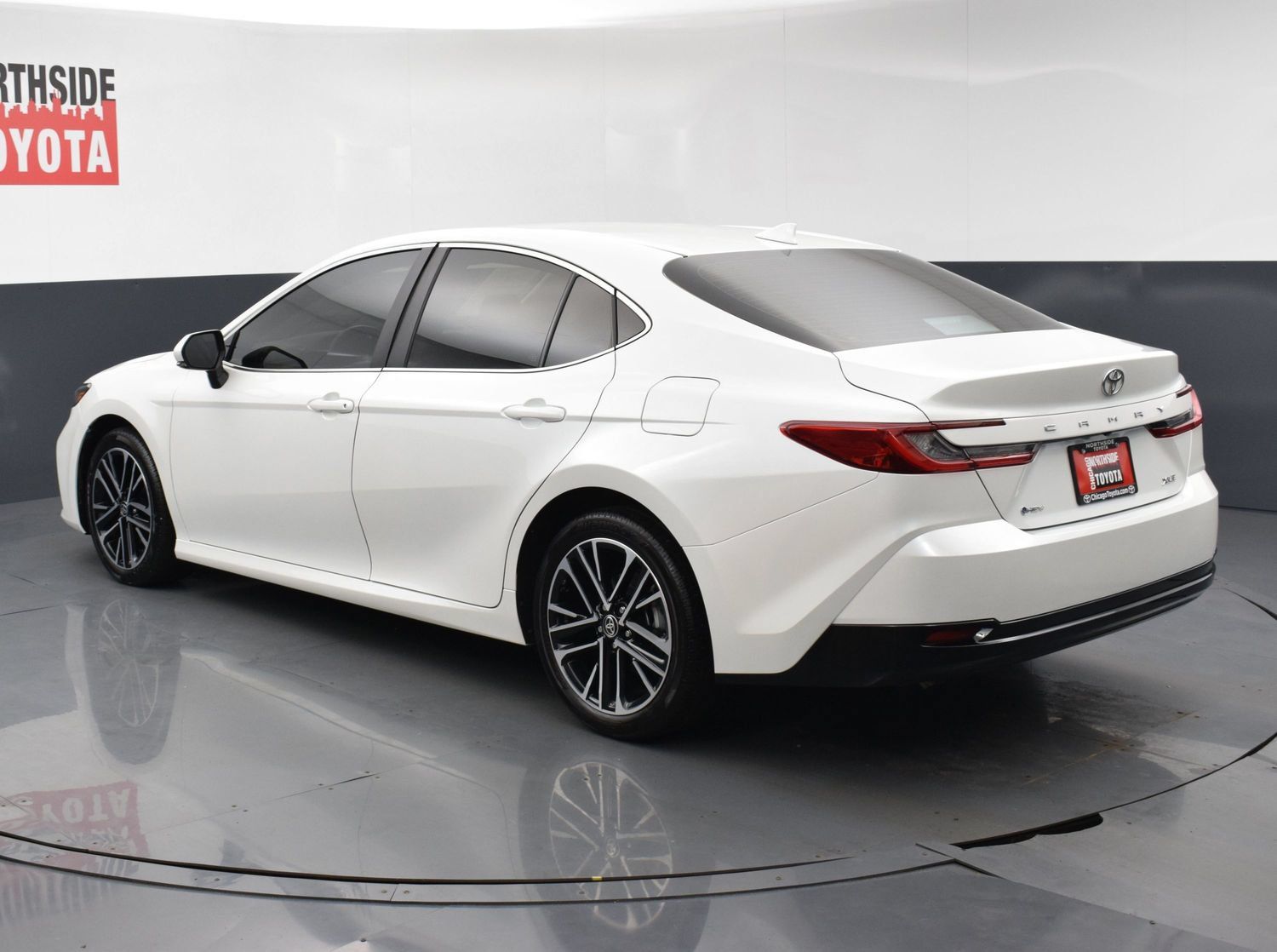 Used 2026 Toyota Camry XLE FWD image 3
