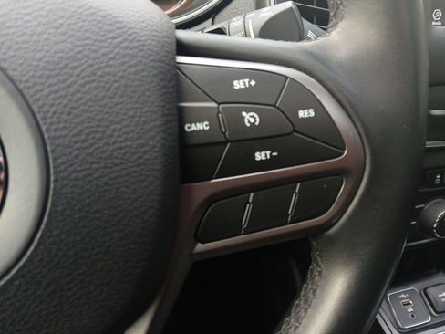 Used 2019 Jeep Cherokee Latitude Plus image 25