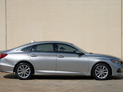 Used 2022 Honda Accord LX image 46