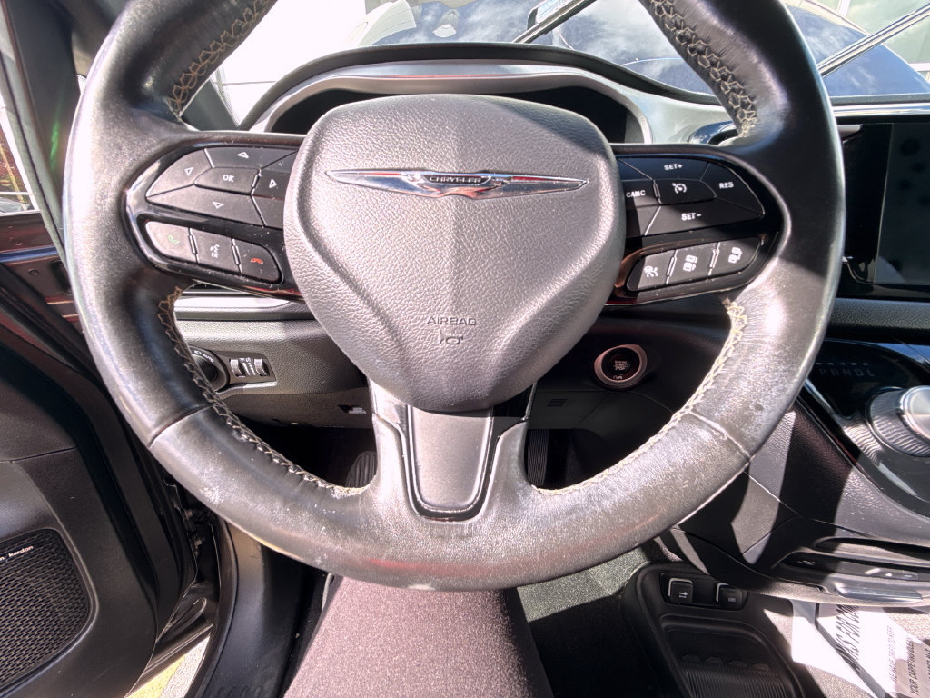 Used 2020 Chrysler Pacifica Touring-L Plus w/ Advanced Safetytec Group FWD image 20