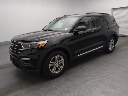 Used 2024 Ford Explorer XLT w/ Equipment Group 202A image 2