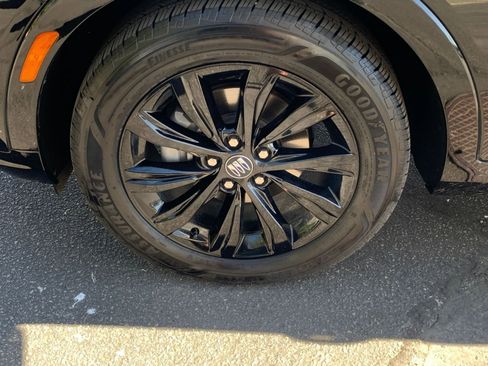 Used 2025 Buick Envista Sport Touring image 28