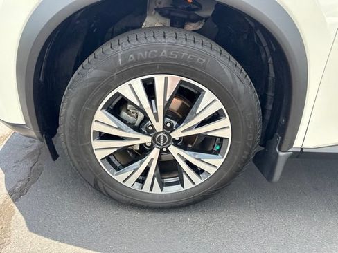 Used 2023 Nissan Rogue SV FWD image 25