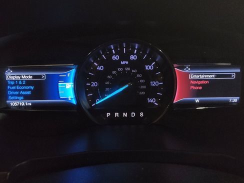 Used 2018 Ford Explorer XLT w/ Equipment Group 202A image 23