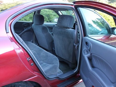 Used 2002 Pontiac Grand Am SE image 6