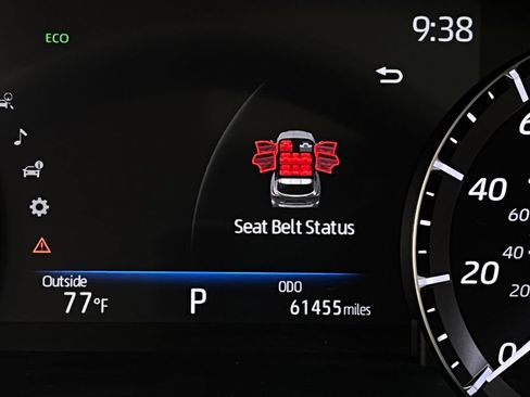 Used 2021 Toyota Highlander XLE AWD/4WD image 18