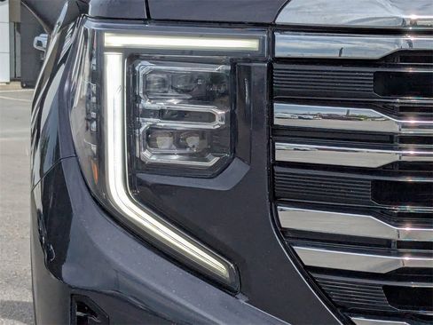 Used 2023 GMC Sierra 1500 SLT w/ SLT Premium Package image 10