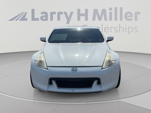 Used 2009 Nissan 370Z Coupe RWD image 8