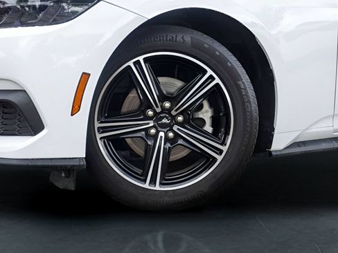 Used 2025 Ford Mustang Coupe RWD image 4