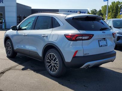 New 2025 Ford Escape SE w/ PHEV Premium Package