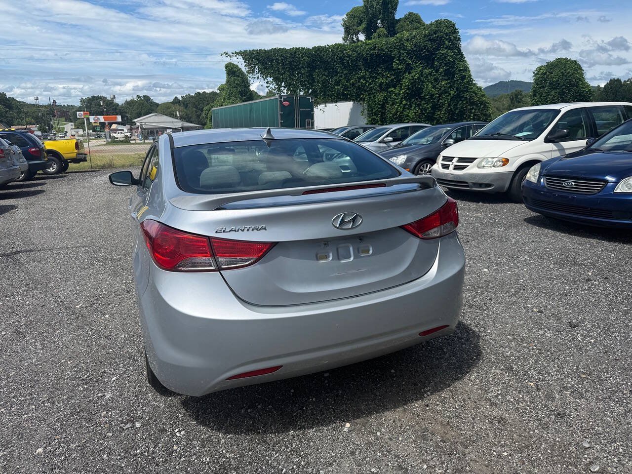 Used 2013 Hyundai Elantra GLS w/ Preferred Pkg FWD image 9