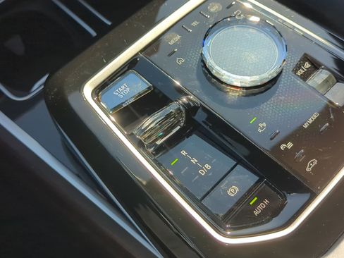 Used 2024 BMW i7 M70 w/ Executive Package image 29