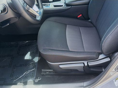 Used 2025 Nissan Sentra SV FWD image 17
