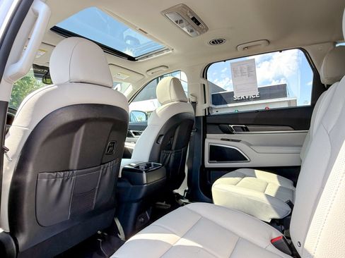 Used 2022 Kia Telluride EX w/ EX Premium Package AWD/4WD image 43
