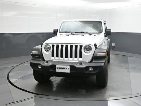 Used 2022 Jeep Wrangler Sport S image 30
