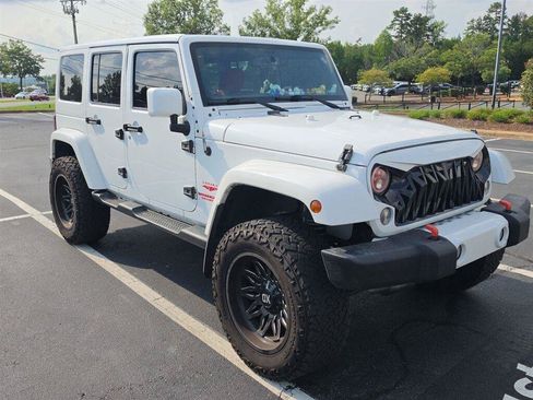 Used 2016 Jeep Wrangler Unlimited Sahara AWD/4WD image 2