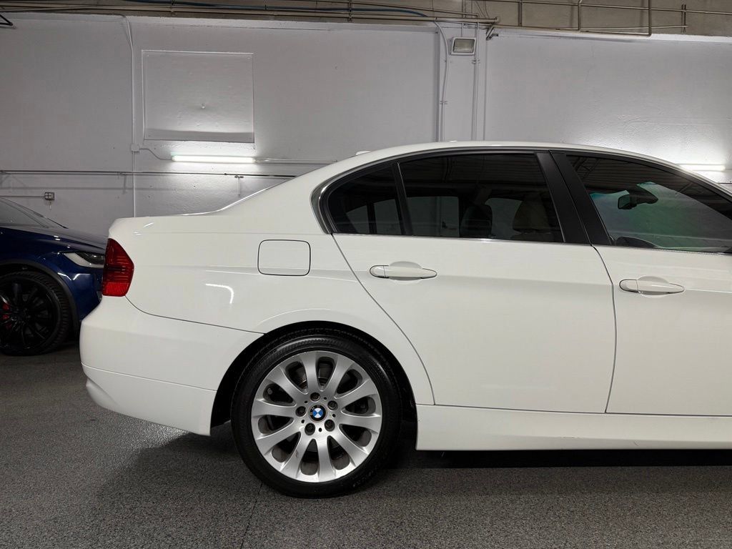 Used 2007 BMW 335xi Sedan AWD/4WD image 8