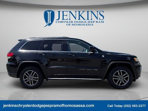 Used 2020 Jeep Grand Cherokee Laredo w/ Quick Order Package 2BN North AWD/4WD image 3