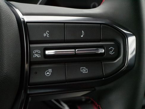 Used 2024 GMC Canyon AT4X AWD/4WD image 25