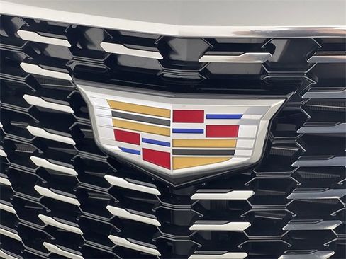 Certified 2025 Cadillac XT5 Luxury image 32