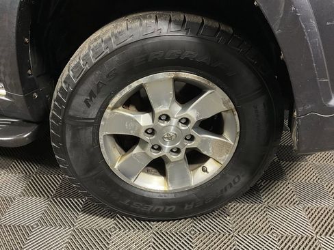 Used 2011 Toyota 4Runner SR5 w/ Convenience Pkg image 32