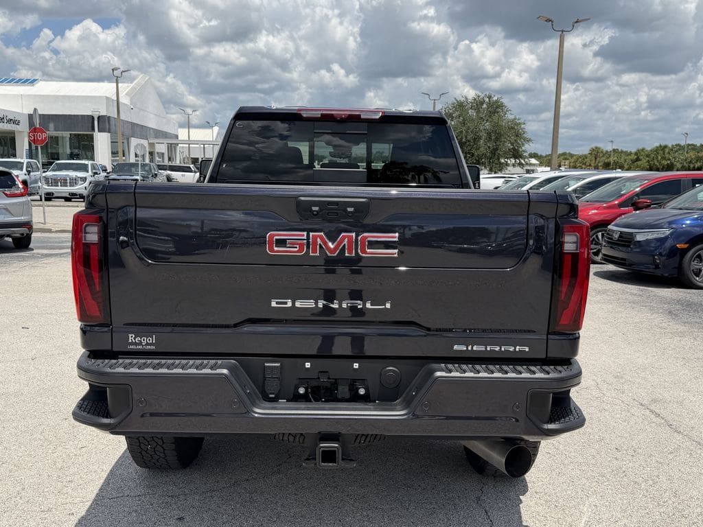 Used 2025 GMC Sierra 3500 Denali w/ Denali Reserve Package AWD/4WD image 5