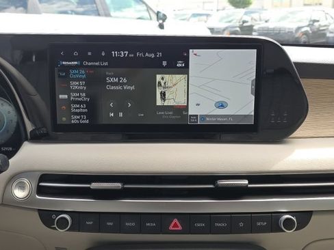 Used 2023 Hyundai Palisade Limited FWD image 17