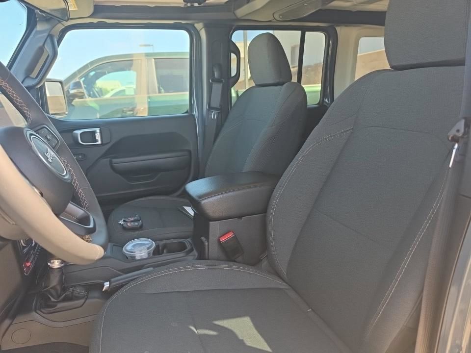 Used 2024 Jeep Wrangler Unlimited AWD/4WD image 8