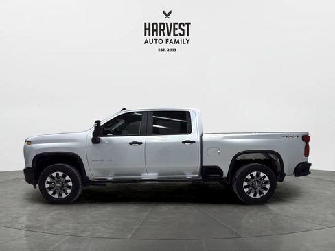 Used 2022 Chevrolet Silverado 2500 Custom w/ Custom Value Package image 2