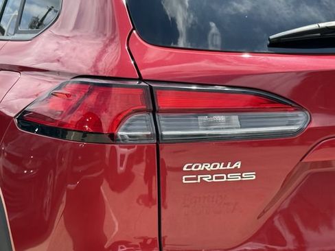 Used 2024 Toyota Corolla Cross XLE w/ Convenience Package FWD image 6