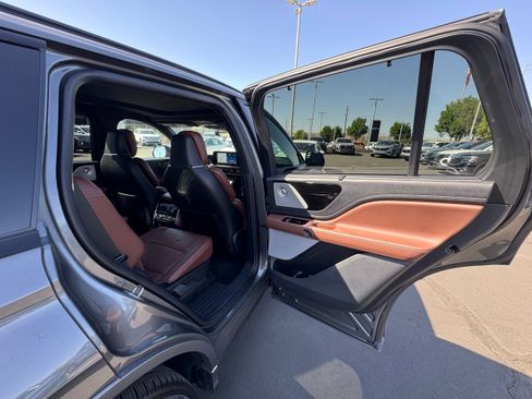 Used 2025 Lincoln Aviator Reserve w/ Equipment Group 201A AWD/4WD image 24