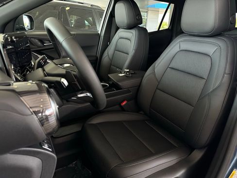 New 2026 Chevrolet Equinox LT w/ Convenience Package II FWD image 13