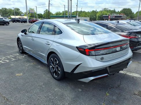Used 2025 Hyundai Sonata SEL FWD image 12