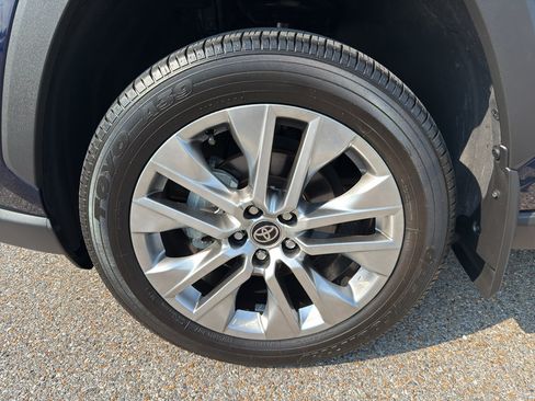 Certified 2025 Toyota RAV4 Limited FWD image 9