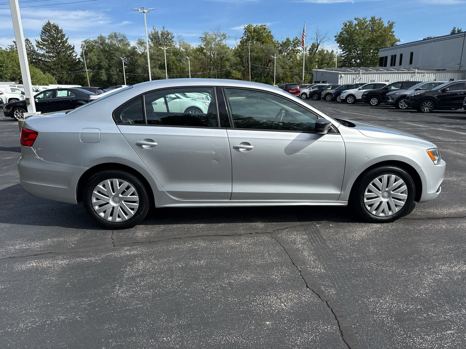 Used 2011 Volkswagen Jetta Sedan FWD image 2