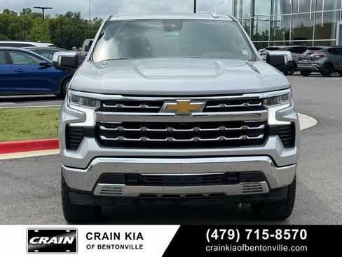 Used 2022 Chevrolet Silverado 1500 LTZ AWD/4WD image 2