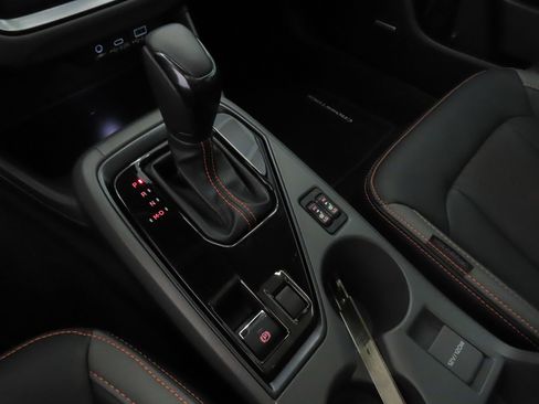 Used 2025 Subaru Crosstrek 2.5i Limited w/ Crosstrek Mirror Package image 18