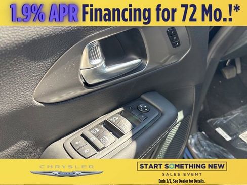 New 2026 Chrysler Pacifica Select image 8