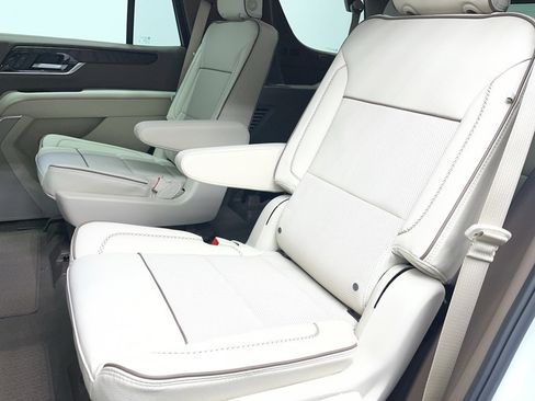 New 2026 GMC Yukon Denali w/ Denali Reserve Package image 6