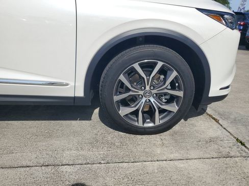 Used 2024 Acura MDX SH-AWD w/ Technology Package image 9