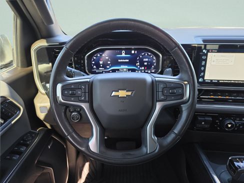 Used 2022 Chevrolet Silverado 1500 LTZ image 16