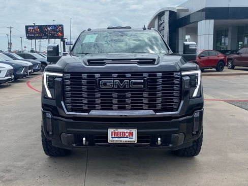 Used 2024 GMC Sierra 2500 Denali Ultimate AWD/4WD image 8