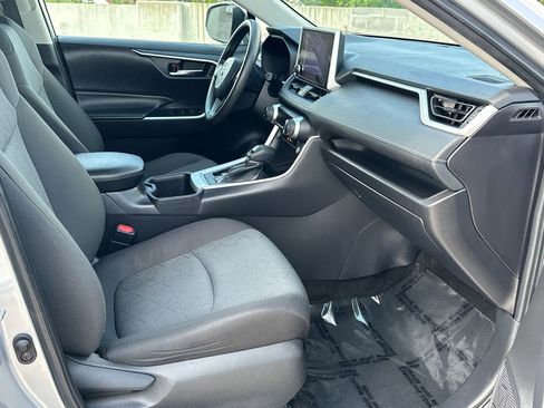 Used 2024 Toyota RAV4 XLE FWD image 11