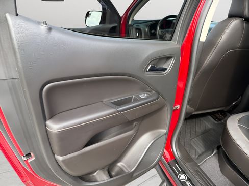 Used 2022 GMC Canyon AT4 w/ Driver Alert Package AWD/4WD image 18