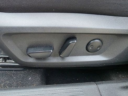 Used 2024 Nissan Rogue SV image 14