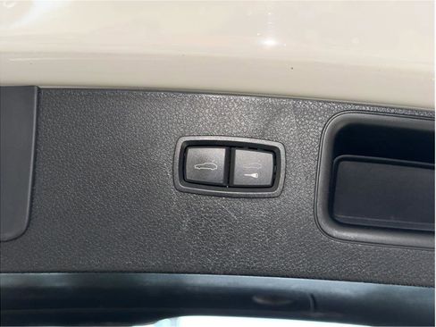 Used 2021 Porsche Macan S image 34