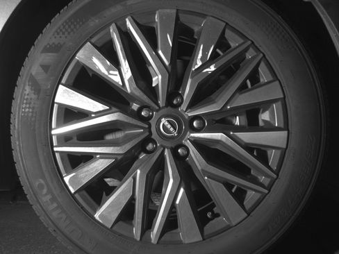 Used 2025 Nissan Altima 2.5 SV image 13